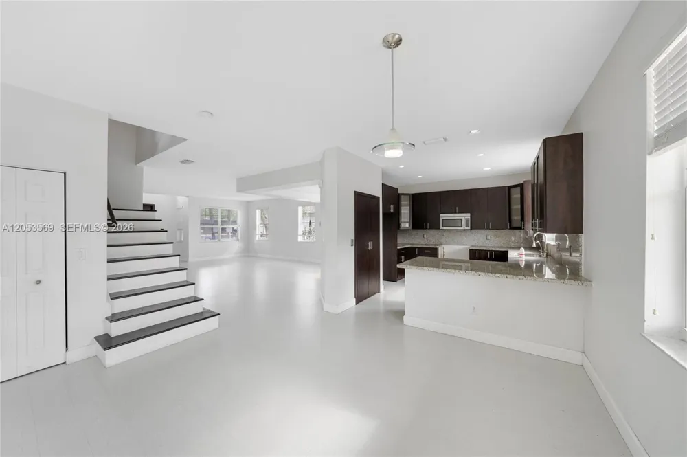 850 NW 168th Ave Pembroke Pines, FL 33028