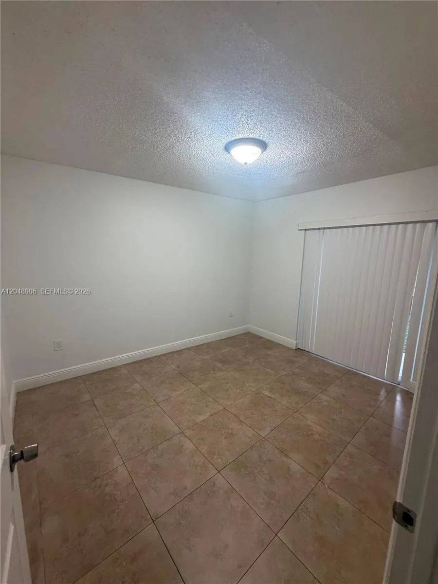 1650 W 44th Pl #119 Hialeah, FL 33012