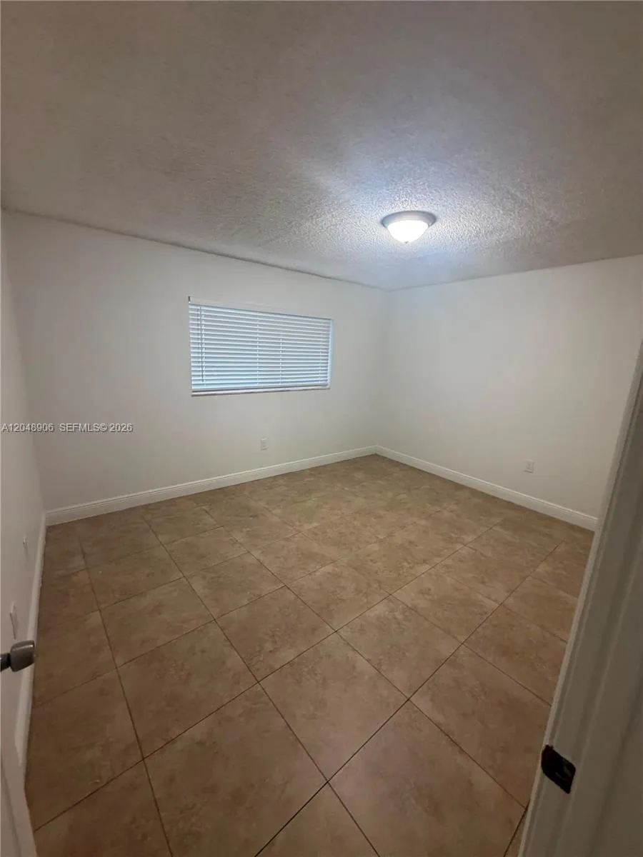 1650 W 44th Pl #119 Hialeah, FL 33012