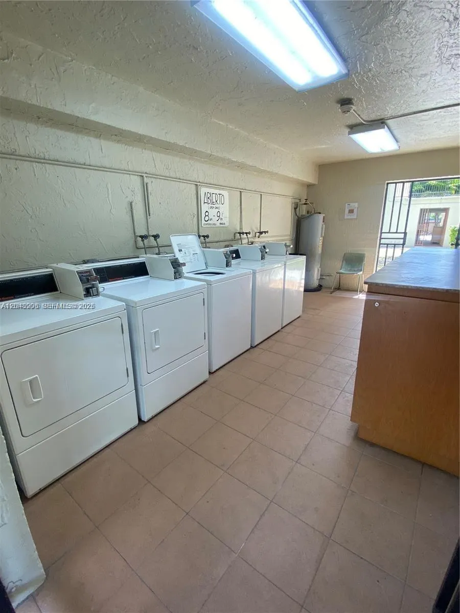 1650 W 44th Pl #119 Hialeah, FL 33012