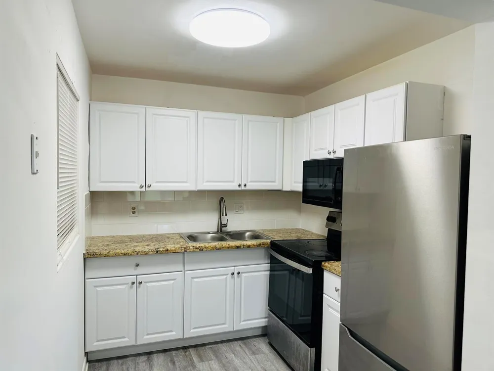 3402 CYNTHIA LANE #118 