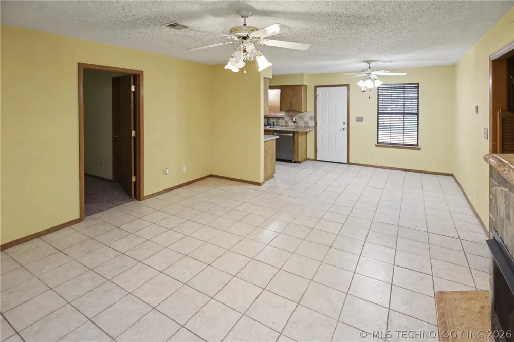 1208 SW 14th Court Wagoner, OK 74467