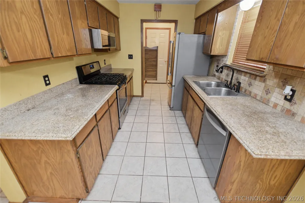 1208 SW 14th Court Wagoner, OK 74467