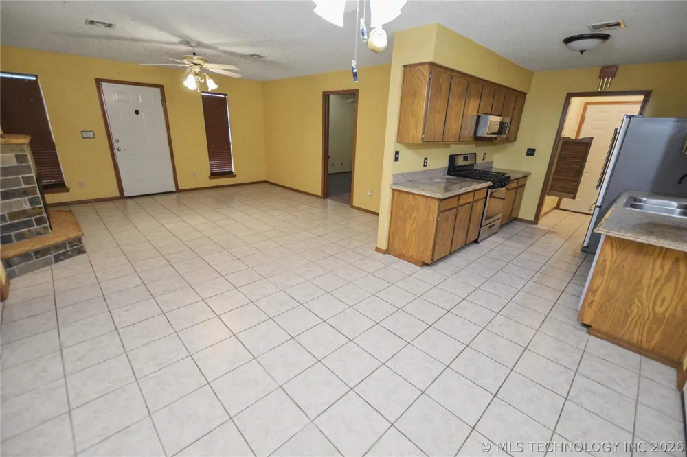 1208 SW 14th Court Wagoner, OK 74467