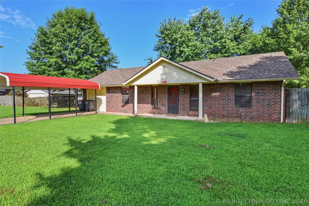 1208 SW 14th Court Wagoner, OK 74467