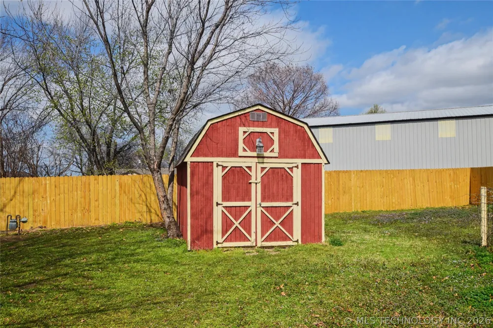 1208 SW 14th Court Wagoner, OK 74467