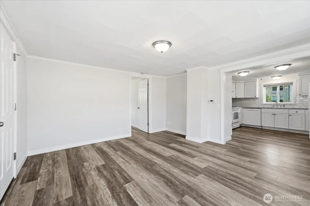 119 W Gibson Avenue Chelan, WA 98816