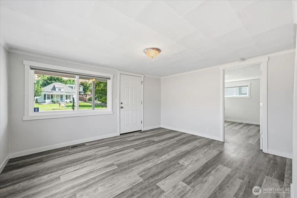 119 W Gibson Avenue Chelan, WA 98816