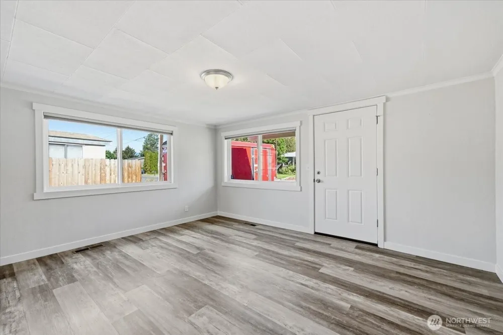 119 W Gibson Avenue Chelan, WA 98816