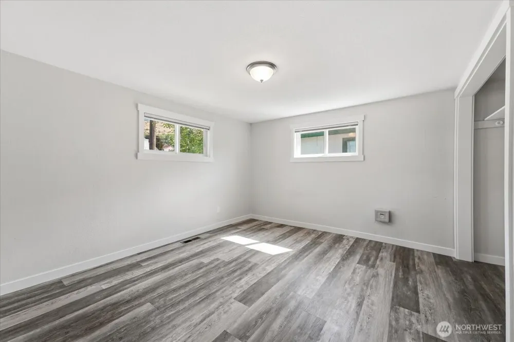 119 W Gibson Avenue Chelan, WA 98816
