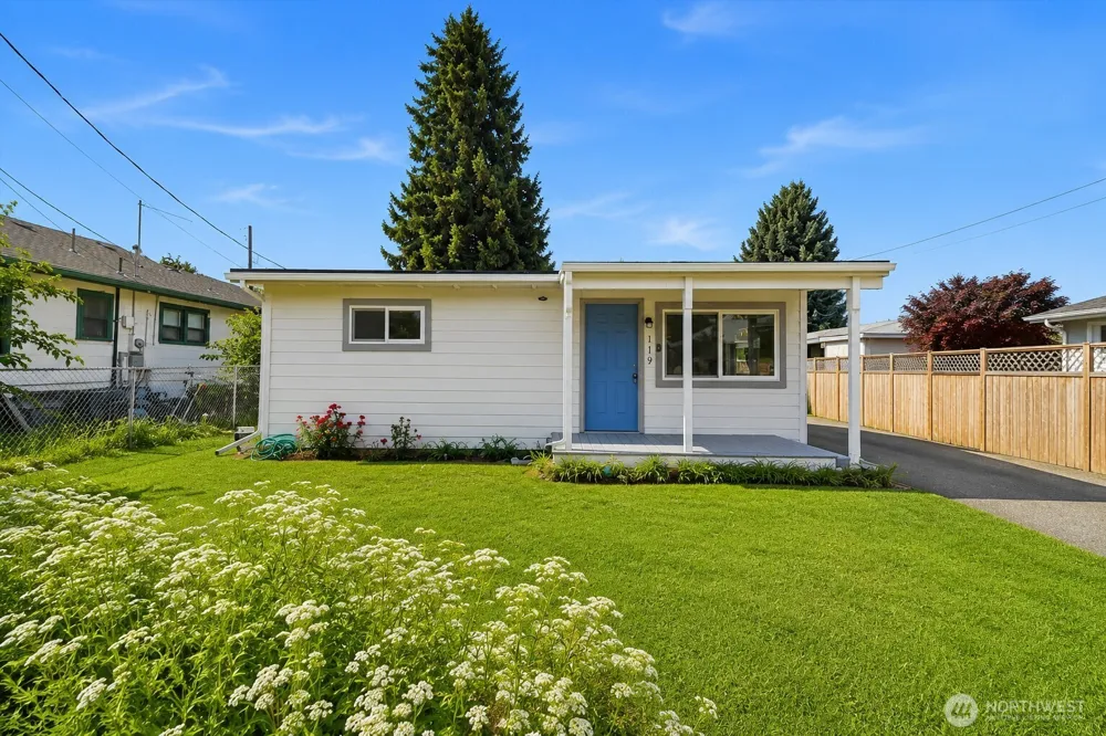 119 W Gibson Avenue Chelan, WA 98816