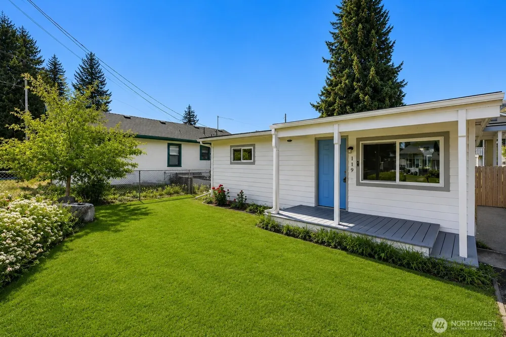 119 W Gibson Avenue Chelan, WA 98816