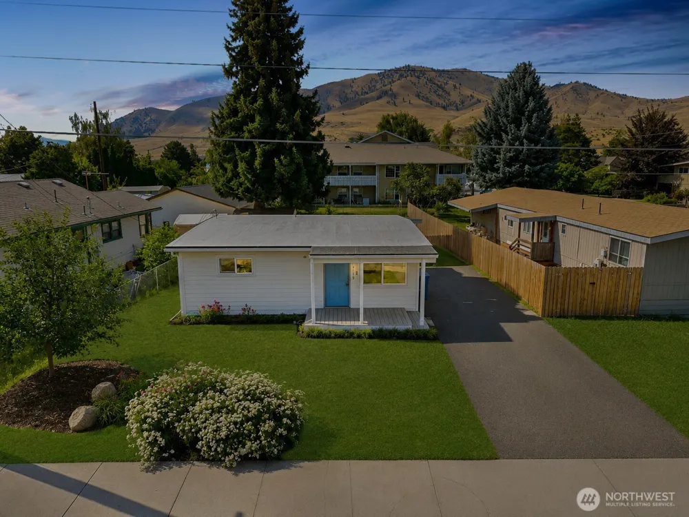 119 W Gibson Avenue Chelan, WA 98816