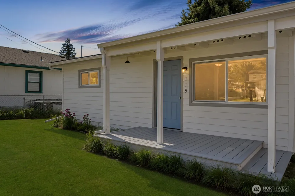 119 W Gibson Avenue Chelan, WA 98816