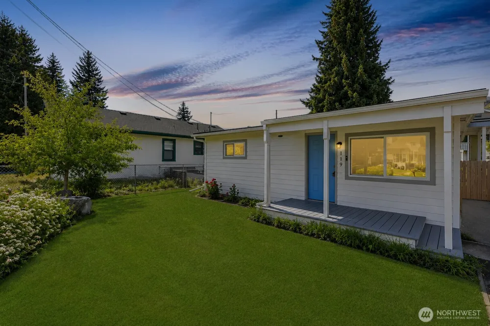 119 W Gibson Avenue Chelan, WA 98816