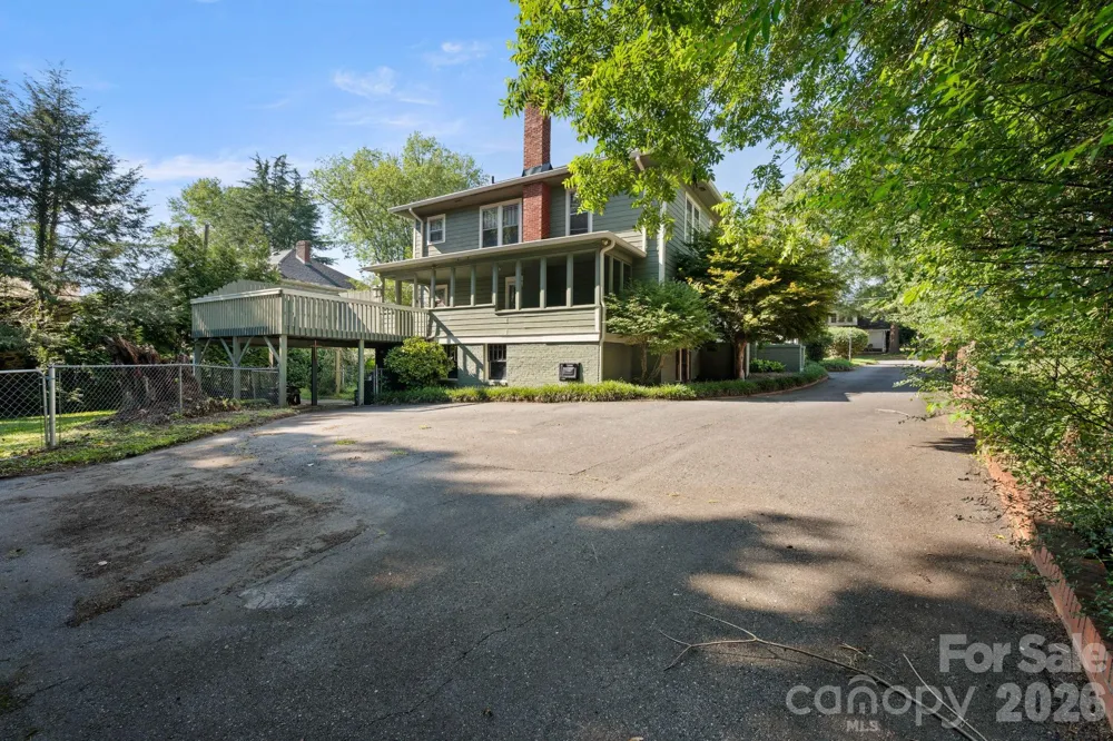 313 E Main Street Morganton, NC 28655