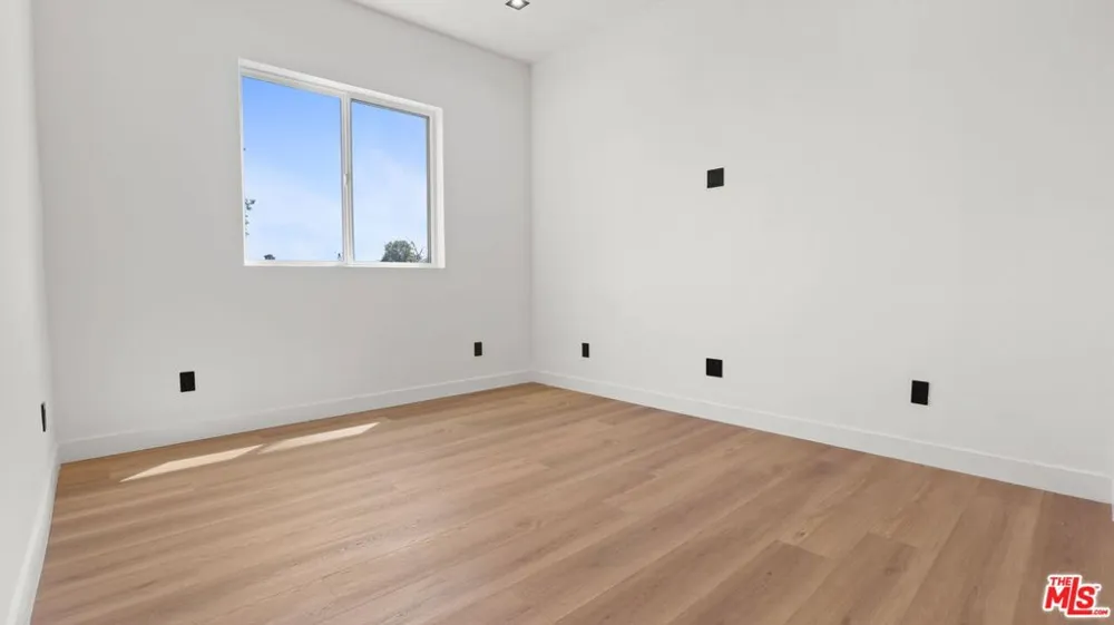 10842 Peach Grove Street #A North Hollywood, CA 91601
