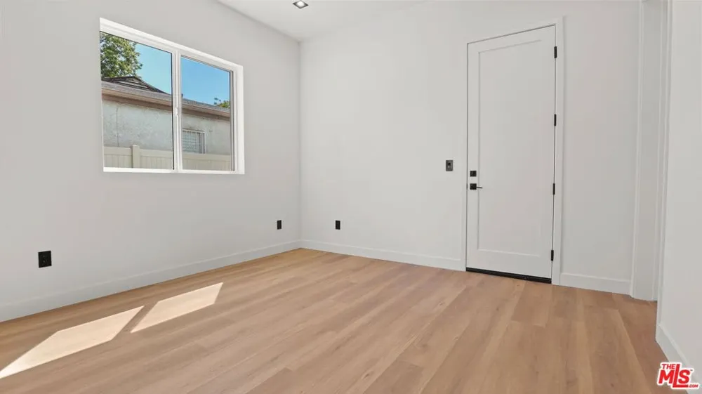 10842 Peach Grove Street #A North Hollywood, CA 91601