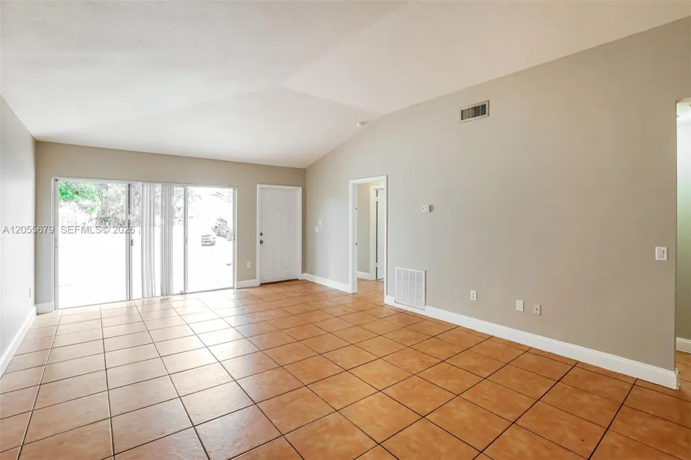 10352 SW 208th Ln Cutler Bay, FL 33189
