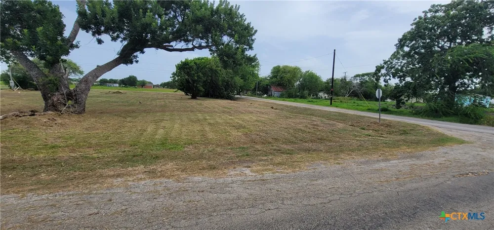 509 W Houston Avenue Seadrift, TX 77983