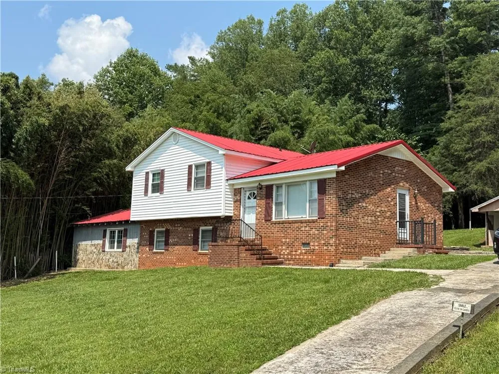 549 Ararat Hwy Ararat, VA 24053