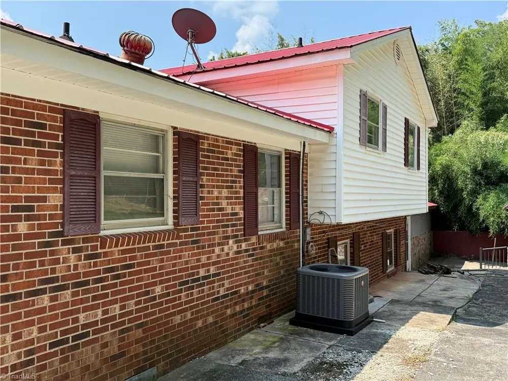 549 Ararat Hwy Ararat, VA 24053