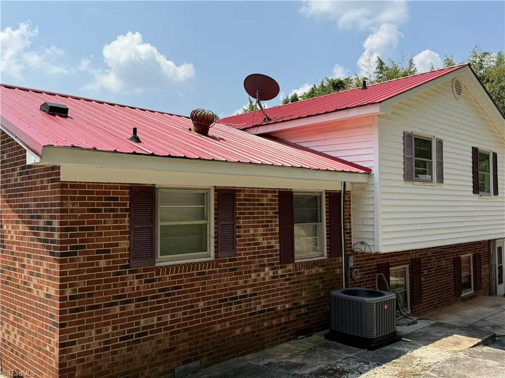 549 Ararat Hwy Ararat, VA 24053