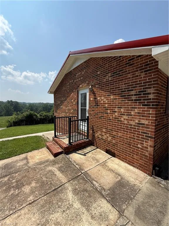 549 Ararat Hwy Ararat, VA 24053