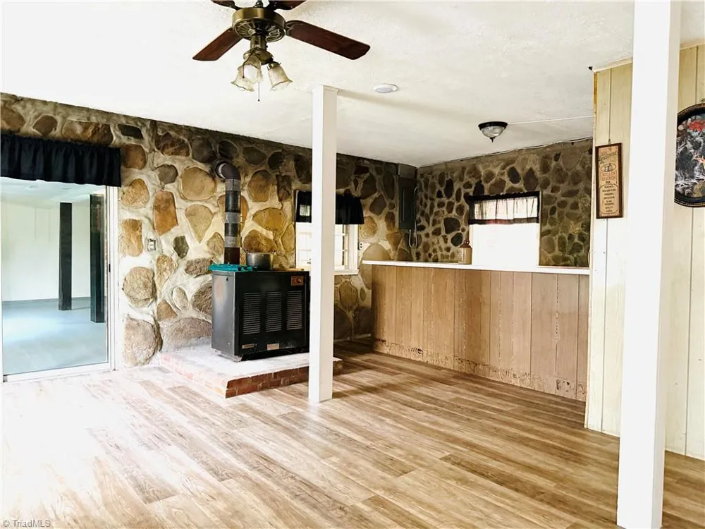 549 Ararat Hwy Ararat, VA 24053