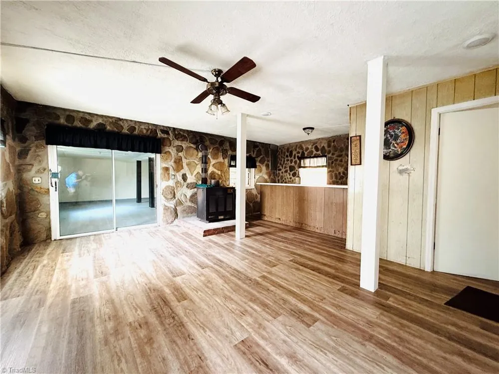 549 Ararat Hwy Ararat, VA 24053