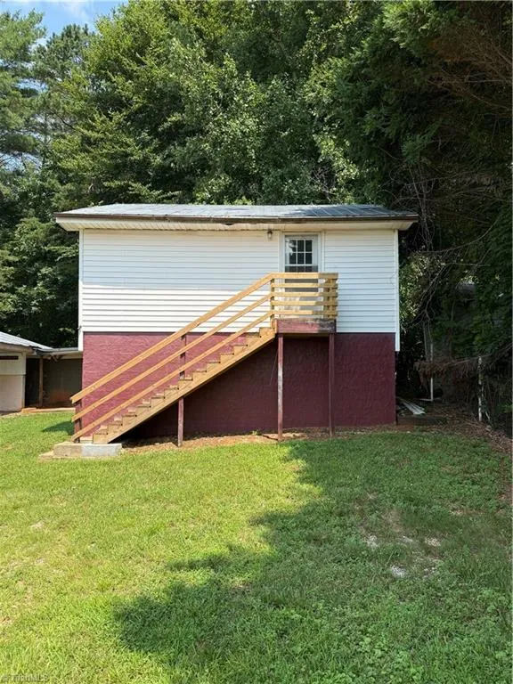 549 Ararat Hwy Ararat, VA 24053