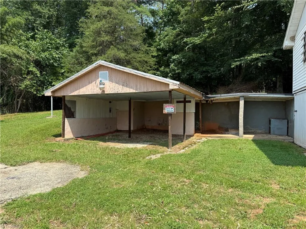549 Ararat Hwy Ararat, VA 24053