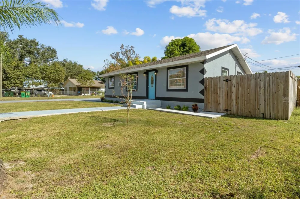513 5TH STREET Dundee, FL 33838