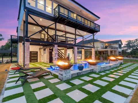 2522 Baycrest Drive