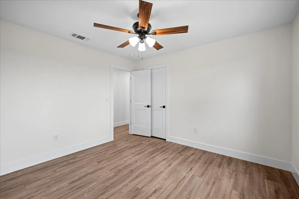 1232 Swiss Alp Hills Loop Schulenburg, TX 78956