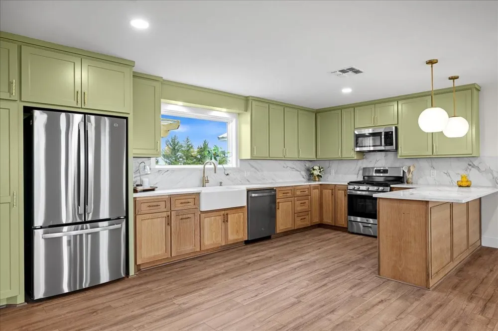 1232 Swiss Alp Hills Loop Schulenburg, TX 78956