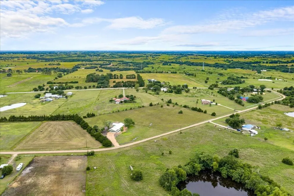 1232 Swiss Alp Hills Loop Schulenburg, TX 78956