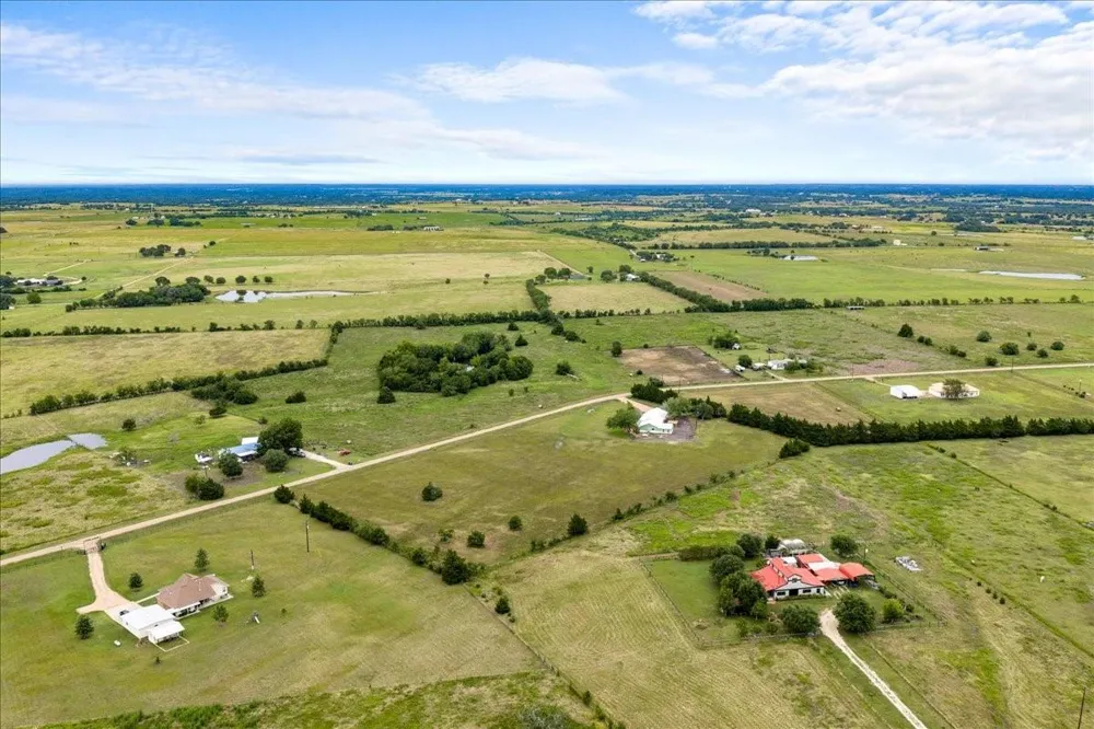 1232 Swiss Alp Hills Loop Schulenburg, TX 78956