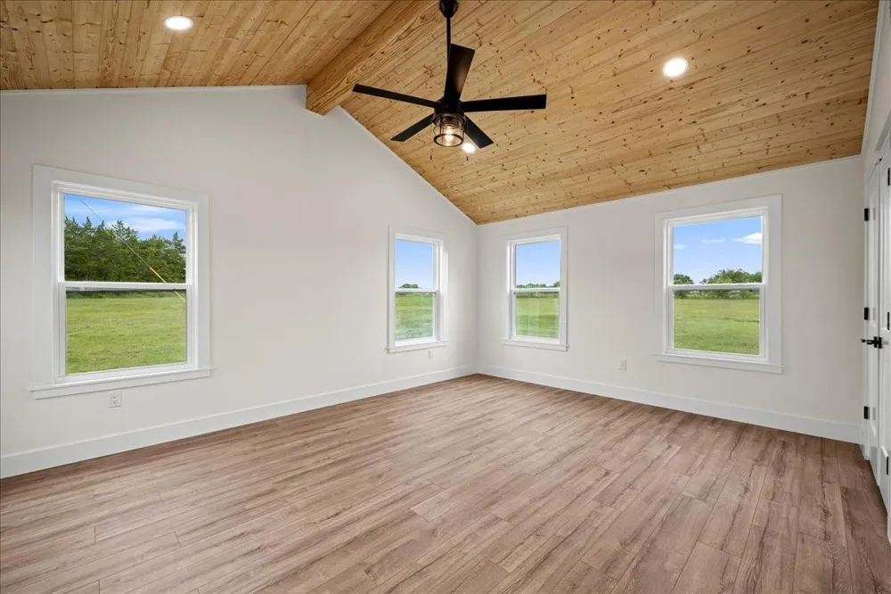 1232 Swiss Alp Hills Loop Schulenburg, TX 78956