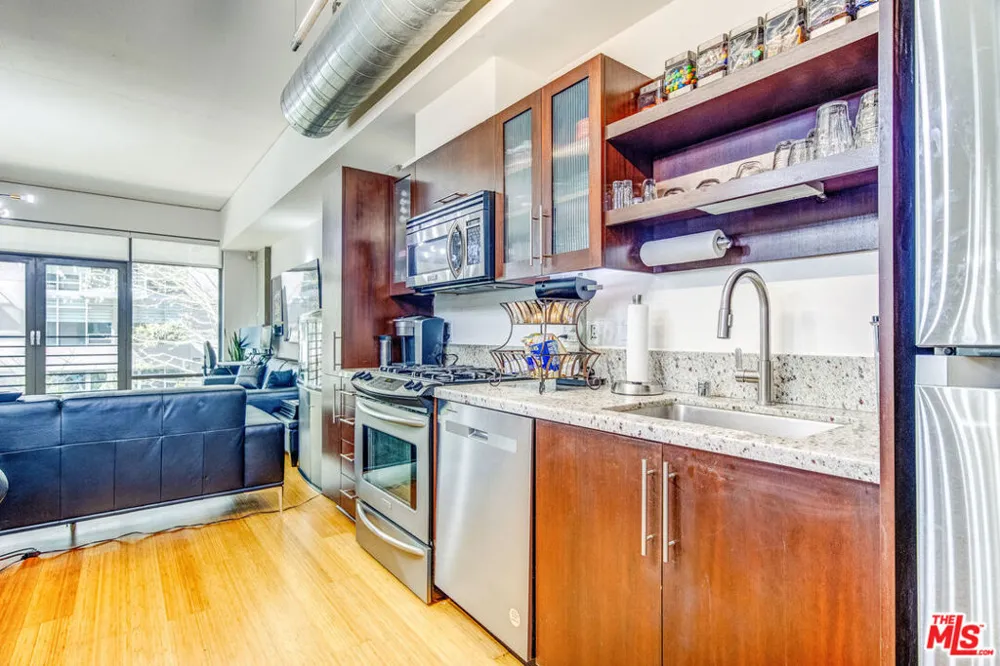 1111 S Grand Avenue #706 Los Angeles, CA 90015