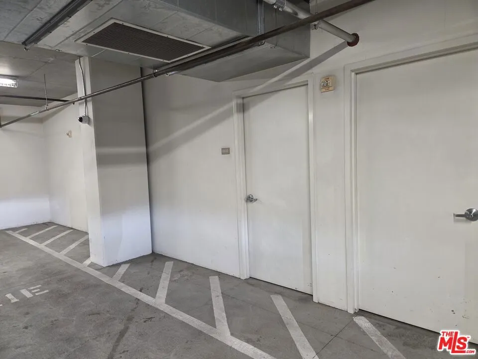 1111 S Grand Avenue #706 Los Angeles, CA 90015