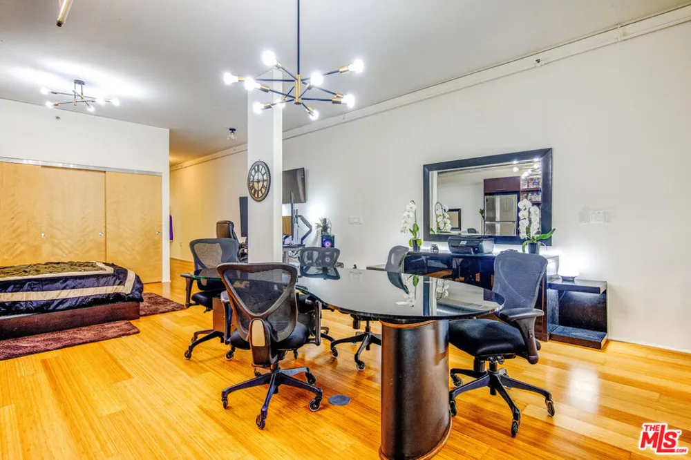 1111 S Grand Avenue #706 Los Angeles, CA 90015