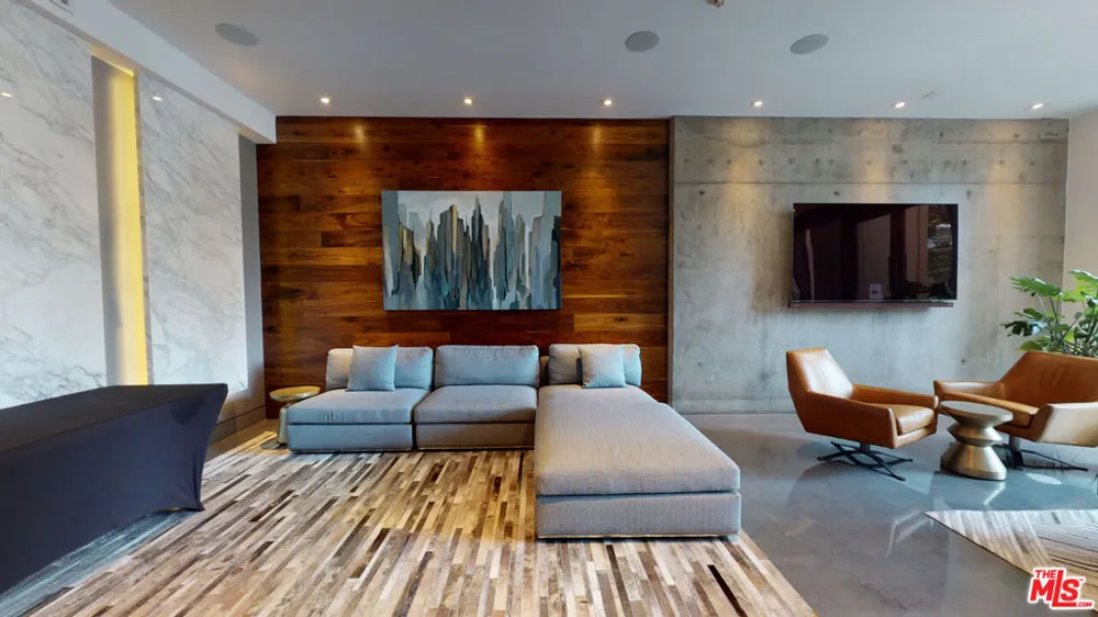 1111 S Grand Avenue #706 Los Angeles, CA 90015