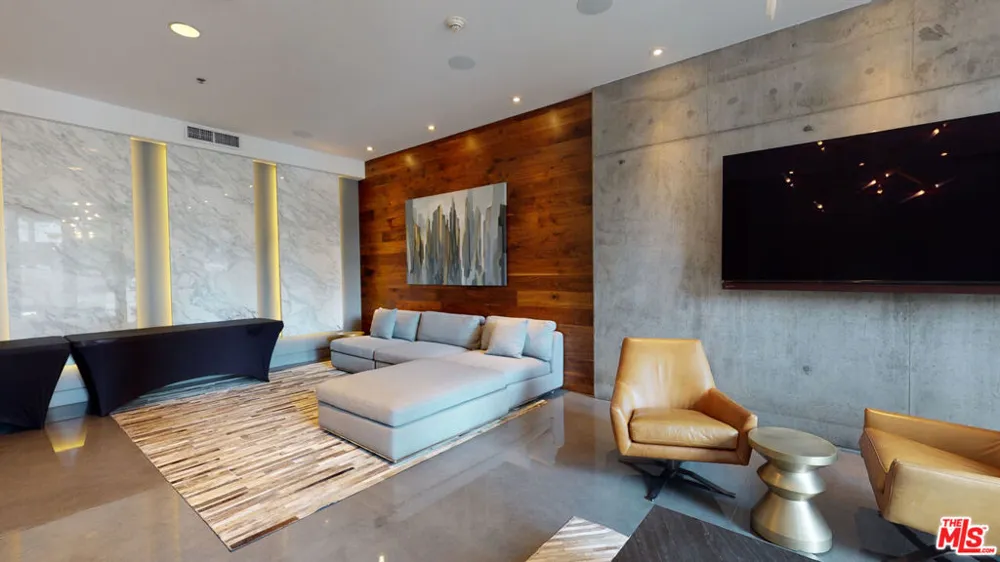 1111 S Grand Avenue #706 Los Angeles, CA 90015