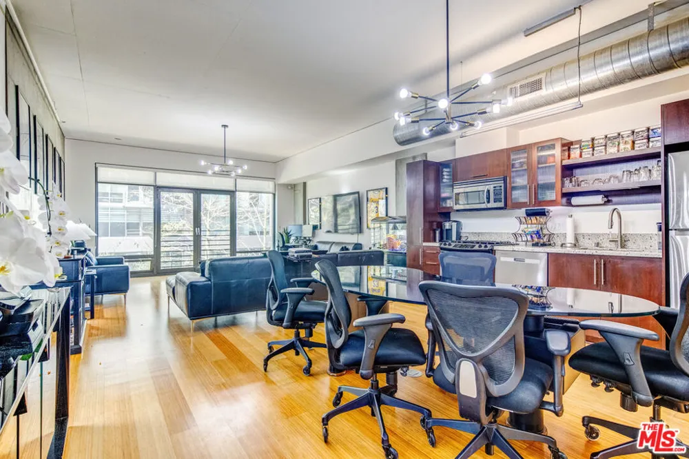 1111 S Grand Avenue #706 Los Angeles, CA 90015