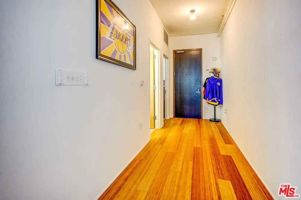 1111 S Grand Avenue #706 Los Angeles, CA 90015