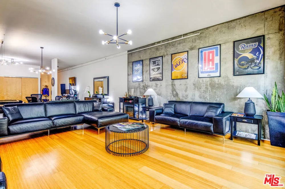 1111 S Grand Avenue #706 Los Angeles, CA 90015