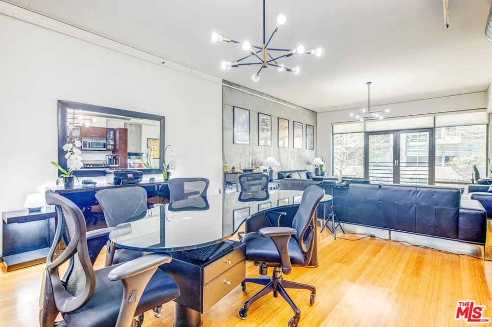 1111 S Grand Avenue #706 Los Angeles, CA 90015