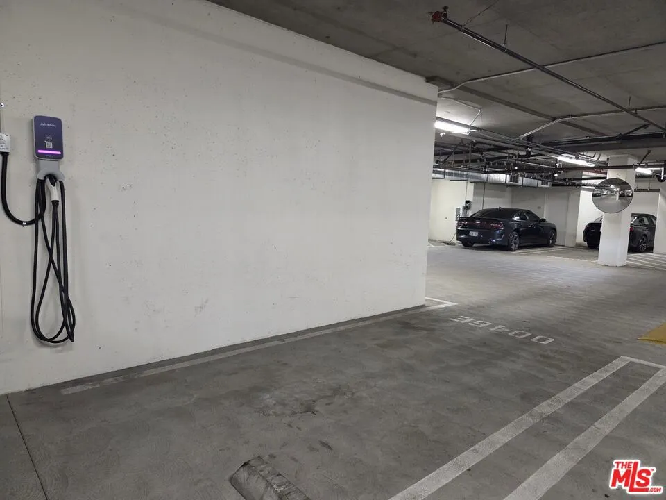 1111 S Grand Avenue #706 Los Angeles, CA 90015