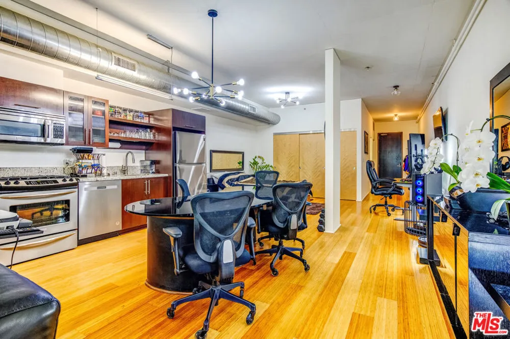 1111 S Grand Avenue #706 Los Angeles, CA 90015